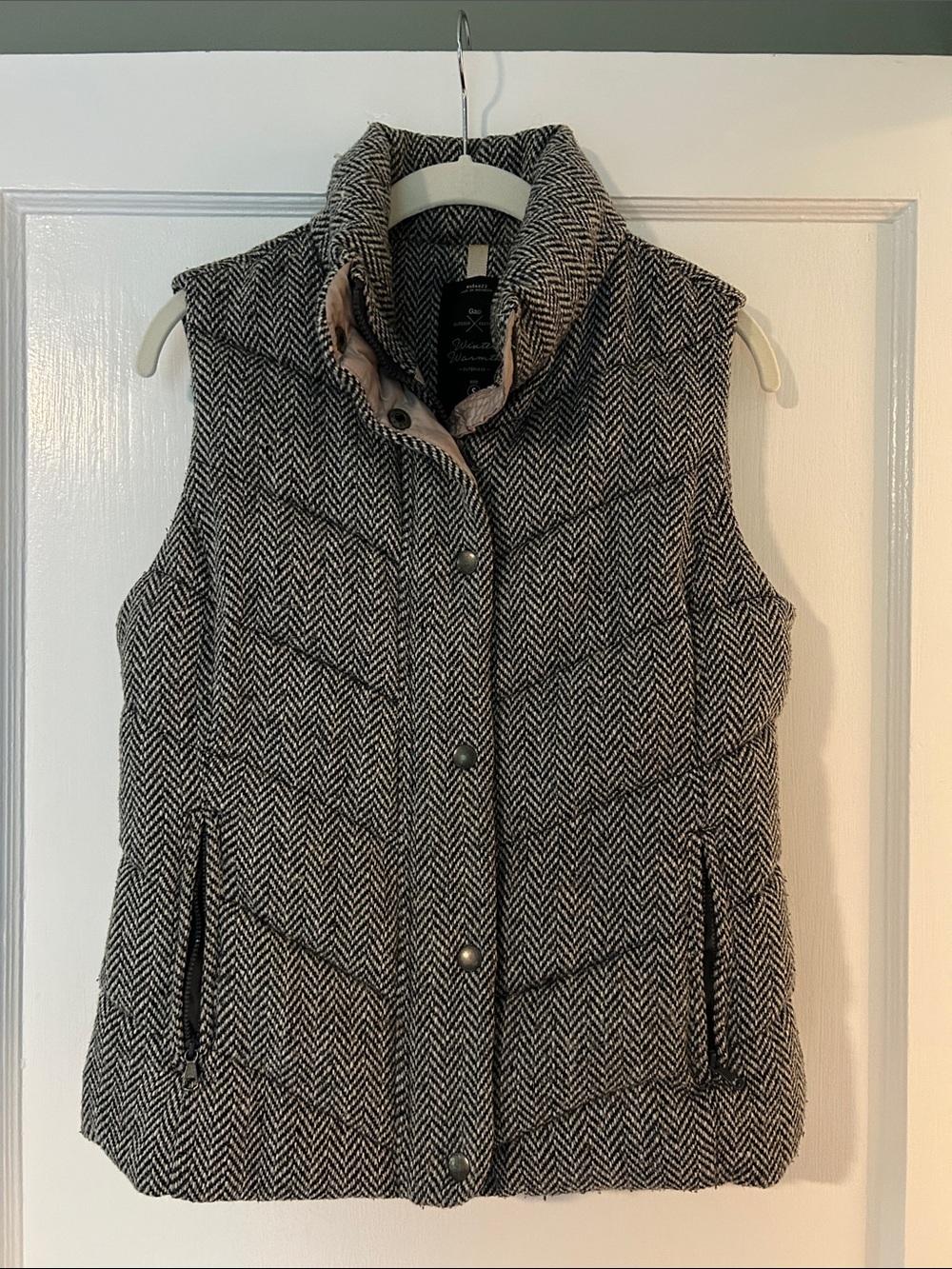 GAP Quilted Herringbone Vest in blue/Black & White